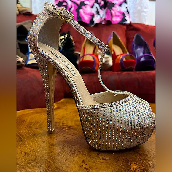 Gold Ankle T-Strap Open-Toe Steve Madden Stiletto Platforms - Picture 5 of 13